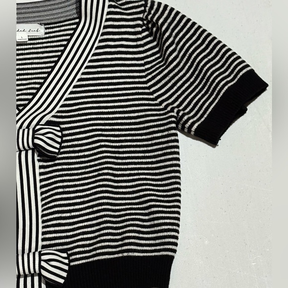 Striped Short Sleeve Sweater, Bow Detail, Black & White, Woman’s Large - Picture 4 of 6